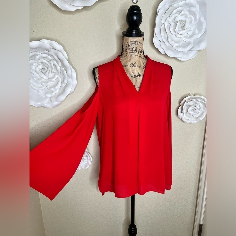 Vince Camuto Red Bell Sleeve Semi Sheer Cold Shoulder Blouse Size Medium